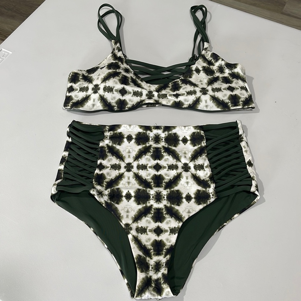 Women’s swimsuit Green Tie Dye High Rise Bikini Set completely reversible